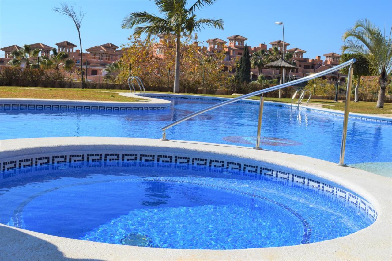 Espacioso Apartamento Con Preciosos Jardines Y Bbq อิสลา พลานา ภายนอก รูปภาพ
