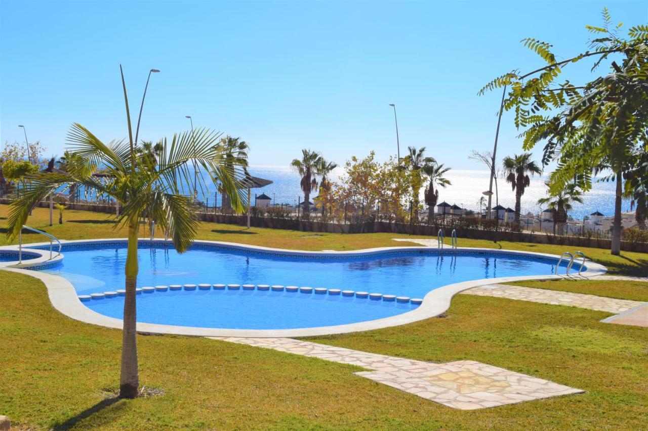 Espacioso Apartamento Con Preciosos Jardines Y Bbq อิสลา พลานา ภายนอก รูปภาพ