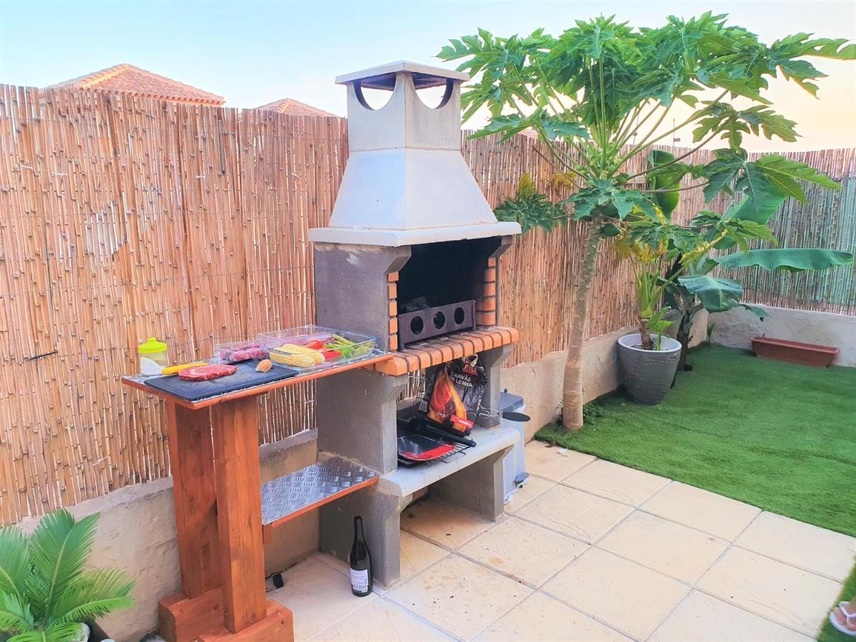 Espacioso Apartamento Con Preciosos Jardines Y Bbq อิสลา พลานา ภายนอก รูปภาพ
